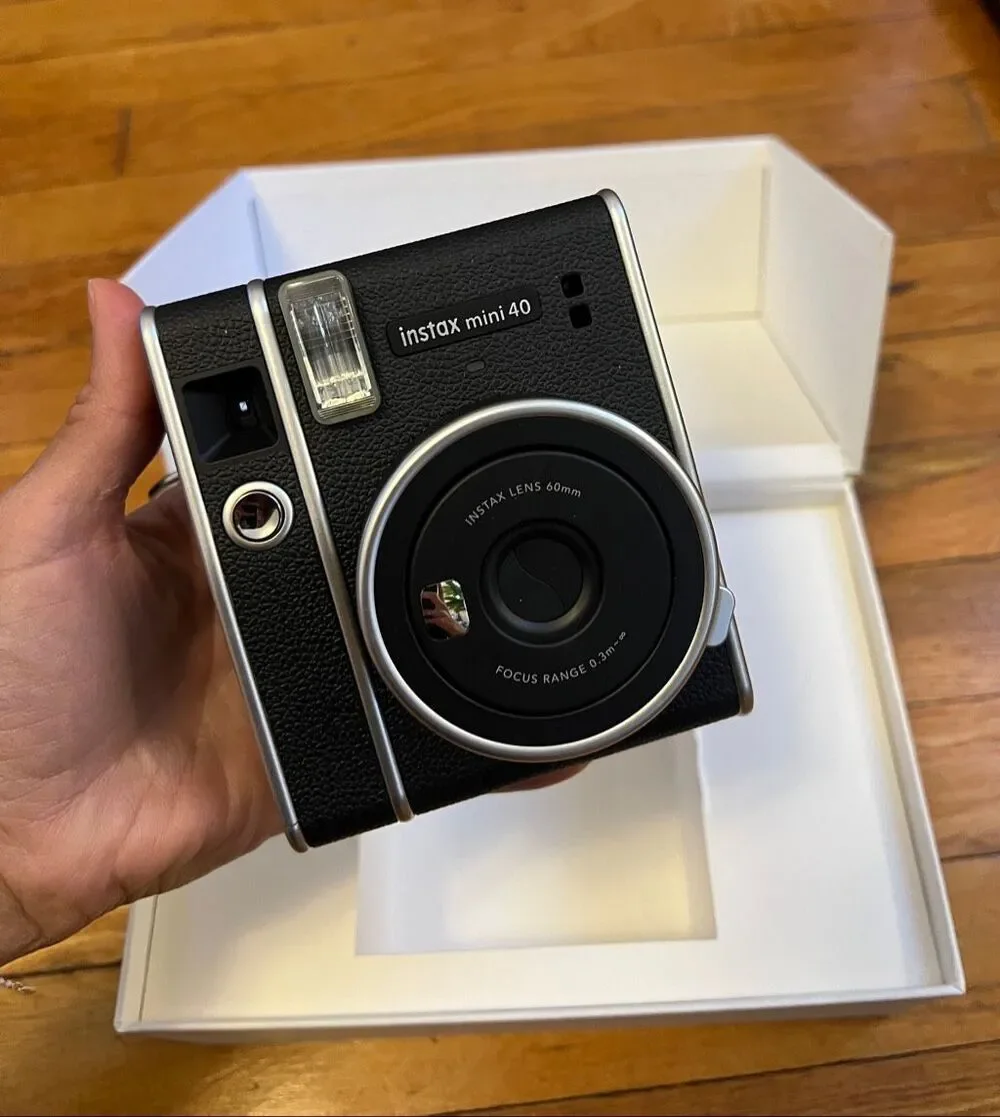 Fujifilm Instax Mini 40 Instant Camera Black Retro Style w/ Box & COS Strap